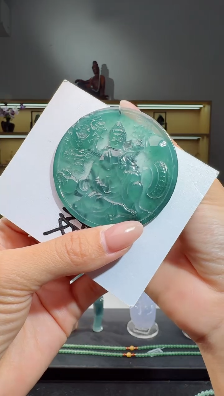 吊坠(赠链)未镶嵌翡翠观音（多样性发其一）