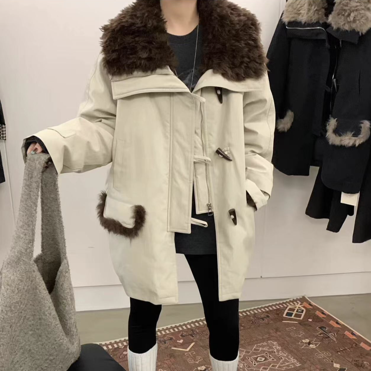 【盈盈高端】中长款毛毛大翻领派克女冬季新款气质减龄保暖棉服外套