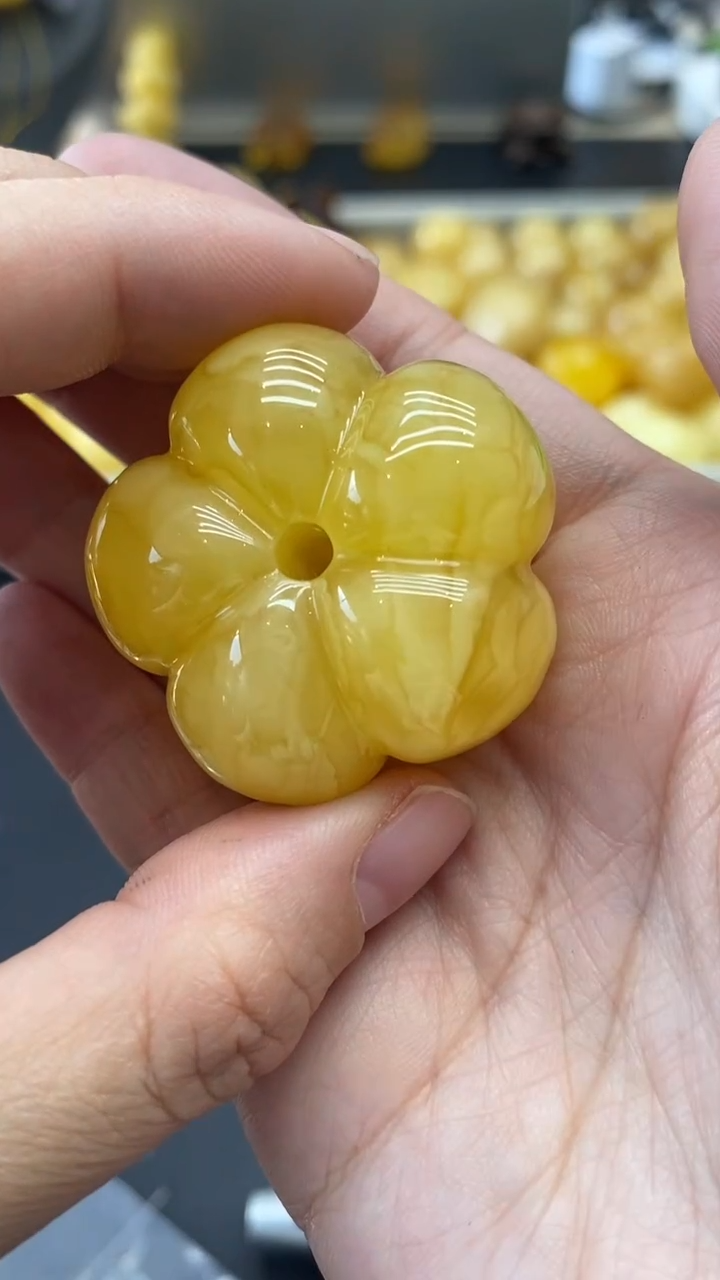 琥珀未镶嵌珠宝奇石1557