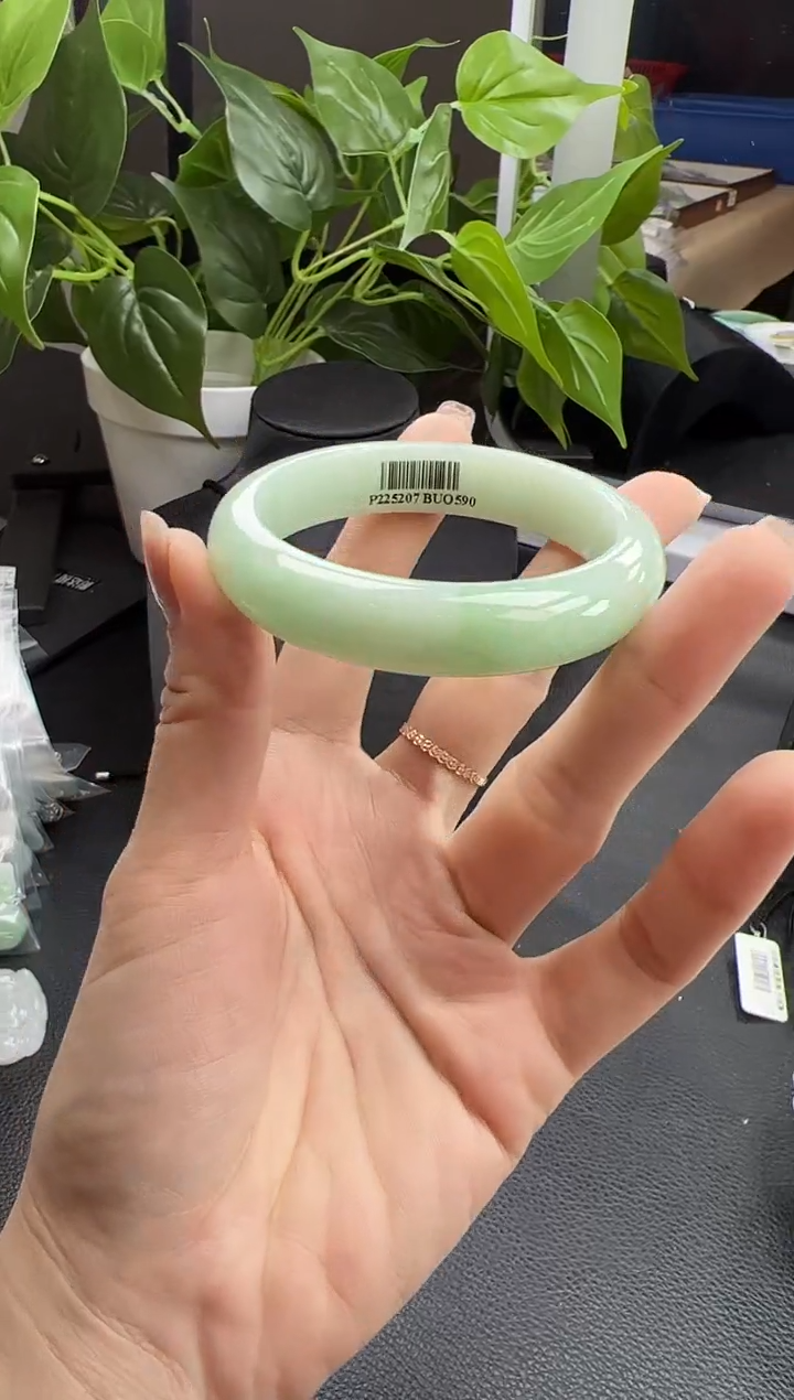 【闪购商品】翡翠手镯未镶嵌手镯54-56圈口