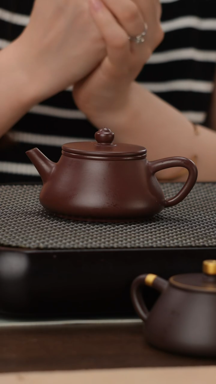 茶壶紫砂紫袍玉砂超精工平盖文瓢135cc