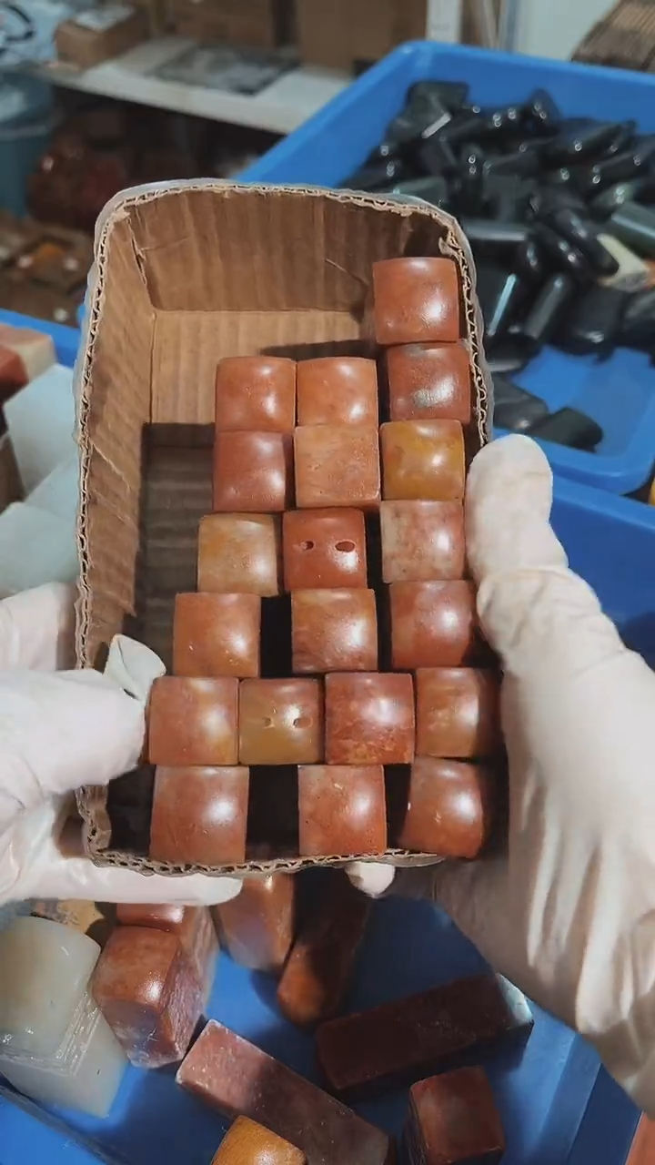 老挝石吉****货瑕疵不规则章