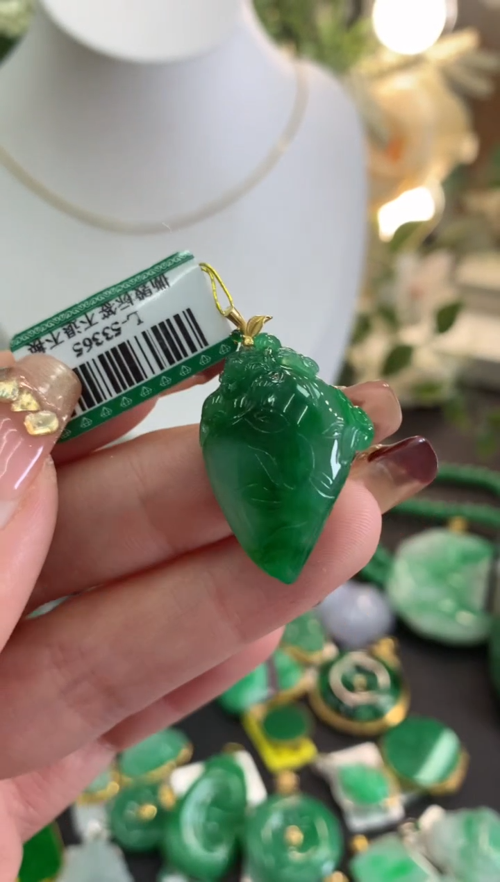 【闪购商品】翡翠吊坠(不含链)18K金镶嵌挂件