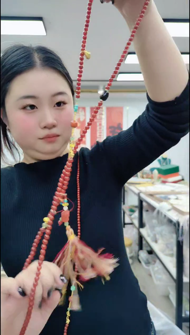 【闪购商品】树脂制品3188 红斜跨链   