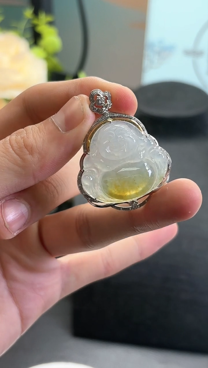 【闪购商品】翡翠颈饰18K金镶嵌黄翡佛公