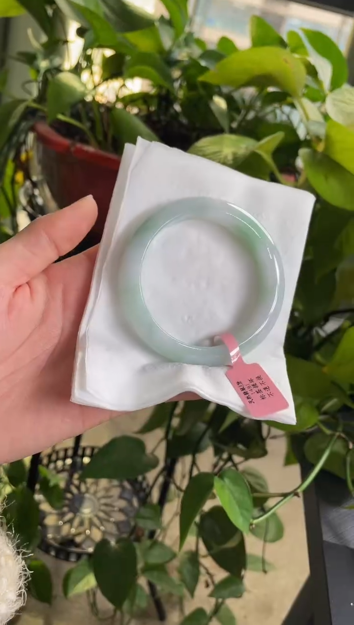 【闪购商品】翡翠手镯未镶嵌56手镯