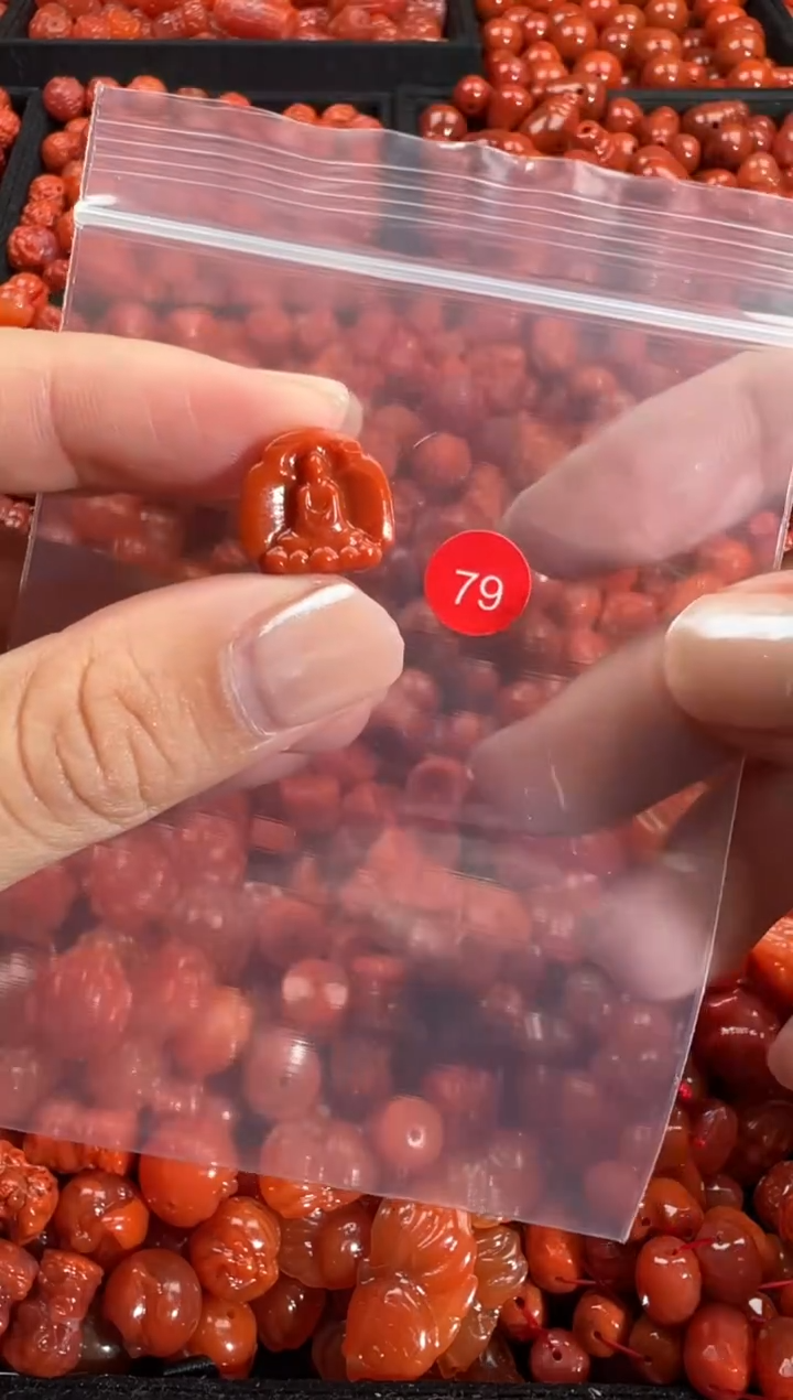 颈饰未镶嵌南红玛瑙1