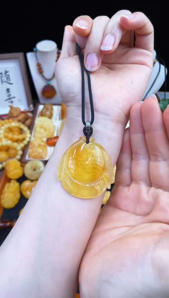 未镶嵌琥珀珠宝奇石柒月