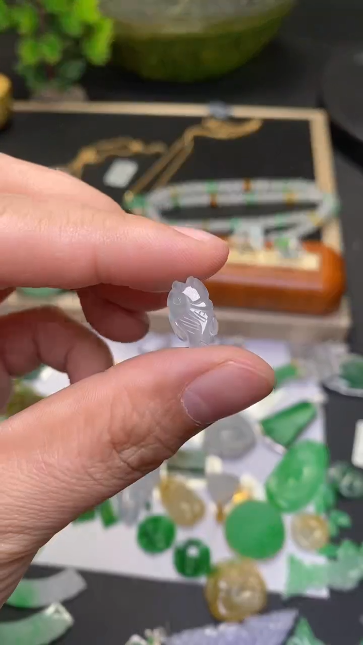 颈饰未镶嵌翡翠净货34240