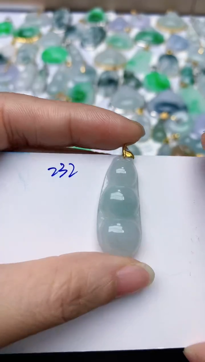 【闪购商品】翡翠颈饰18K金镶嵌天然翡翠A货   