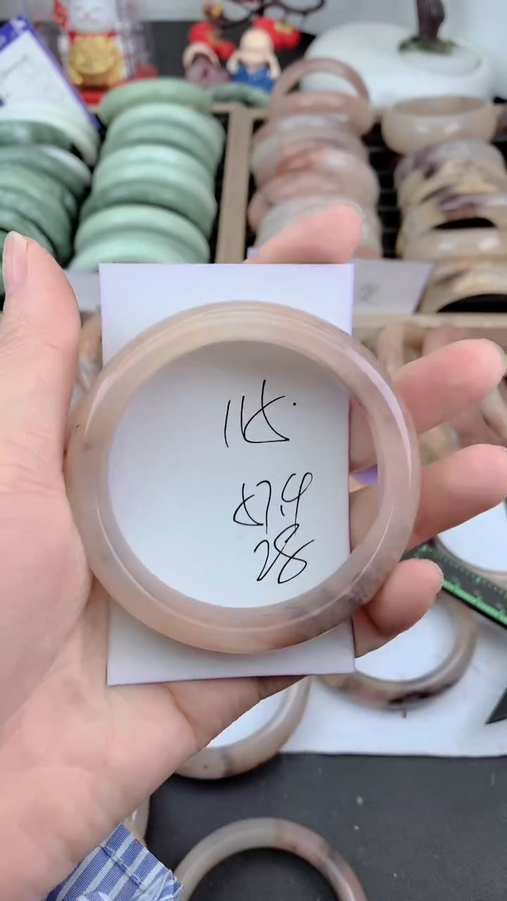 未镶嵌手镯石英质玉115