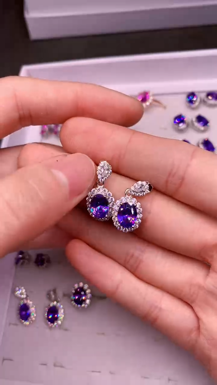 【闪购商品】蓝宝石耳饰银S925镶嵌........