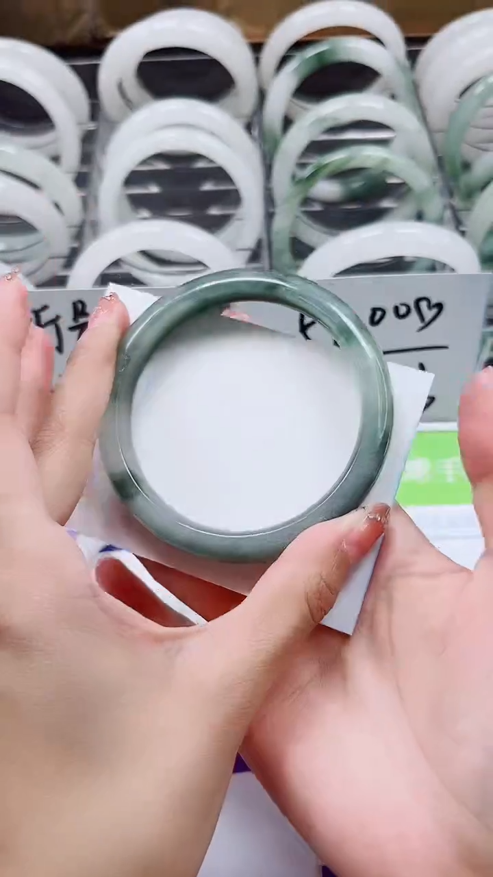 【闪购商品】石英质玉手镯未镶嵌A229-61/62