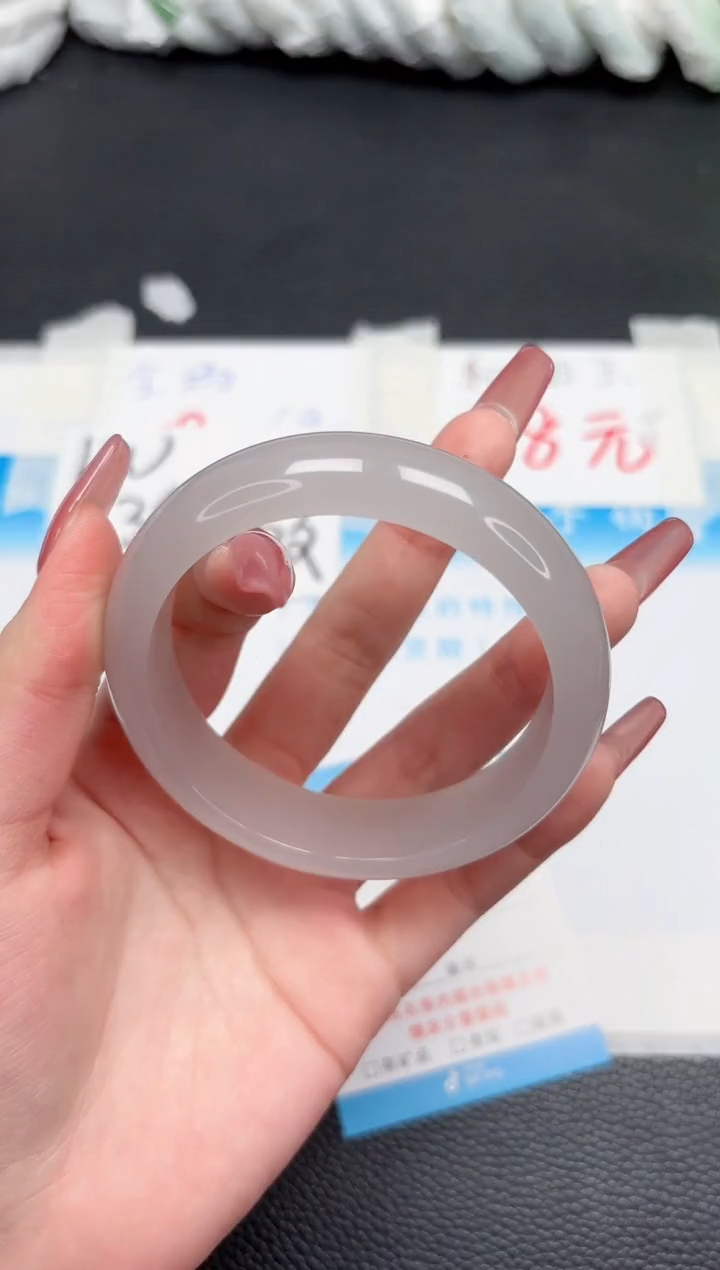 【闪购商品】石英质玉手镯未镶嵌231-61
