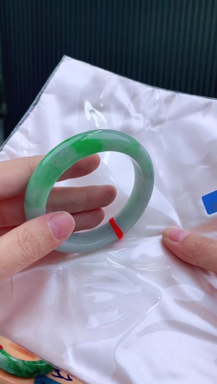 未镶嵌手镯翡翠58+