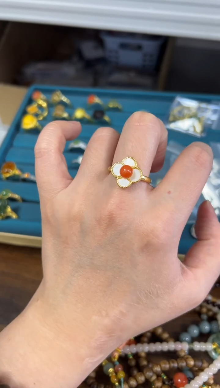 未镶嵌南红玛瑙戒指南红玛瑙圆珠四花镶嵌款戒指[68]