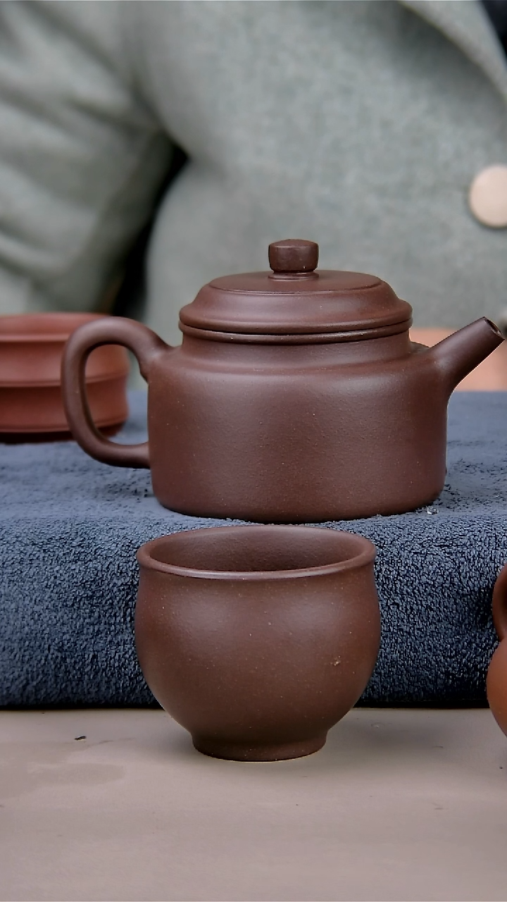 【闪购商品】紫砂茶壶的中底草清220