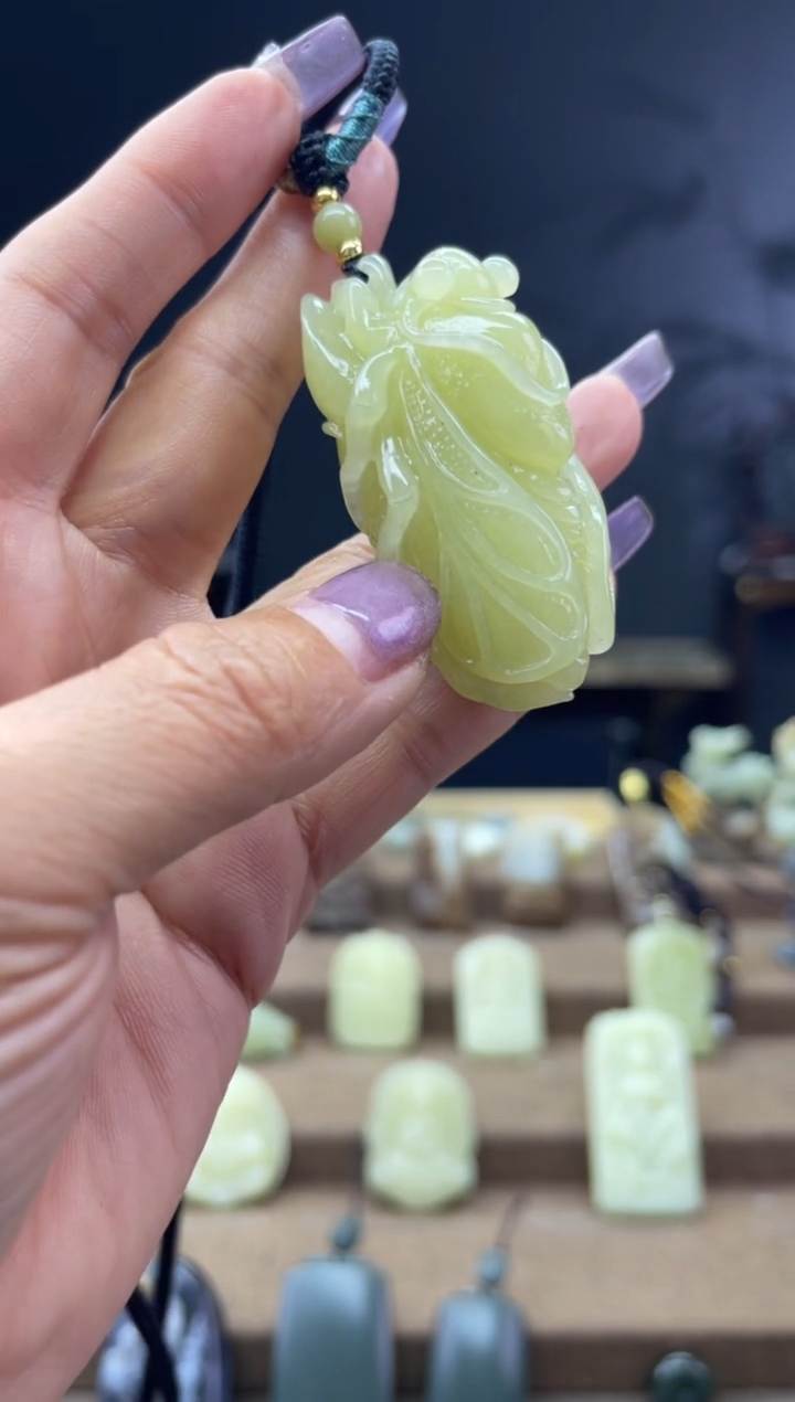 颈饰未镶嵌和田玉1