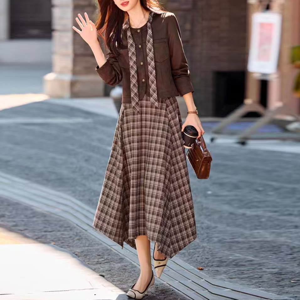 2025春秋新款港风复古气质短外套+不规则格子半身裙两件套9089