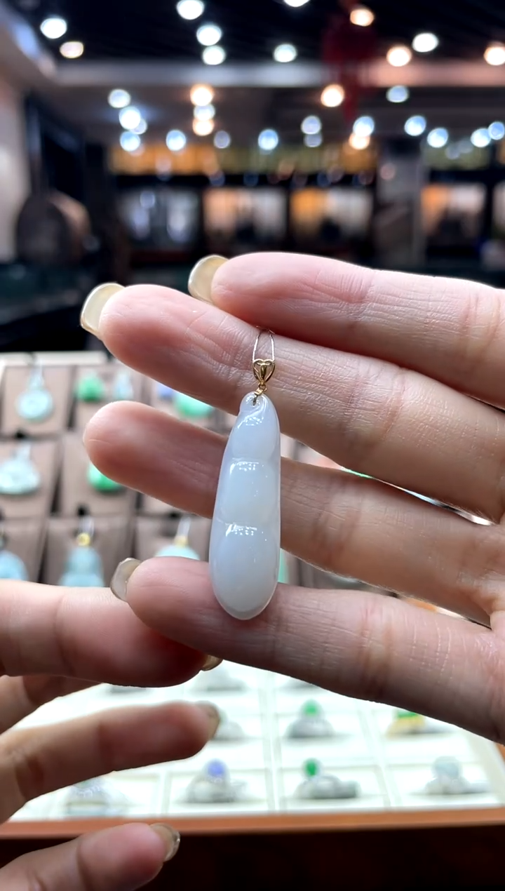 【闪购商品】翡翠颈饰18K金镶嵌福豆