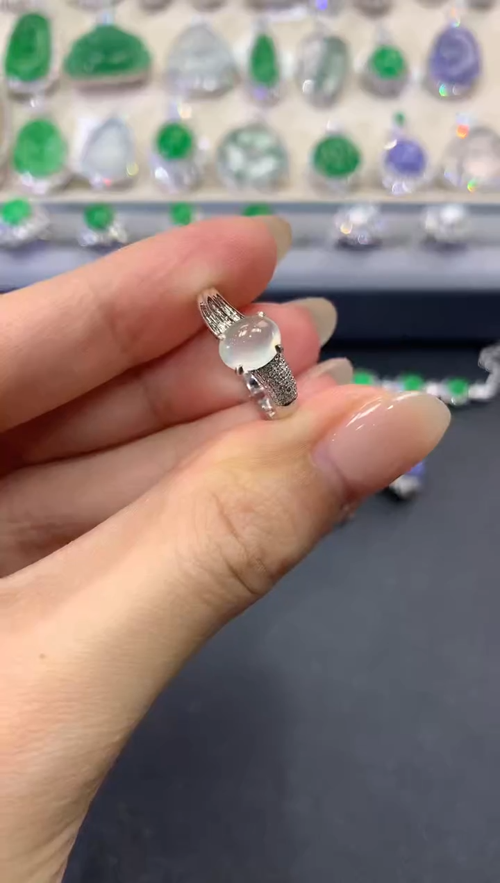 【闪购商品】翡翠戒指18K金镶嵌a23        