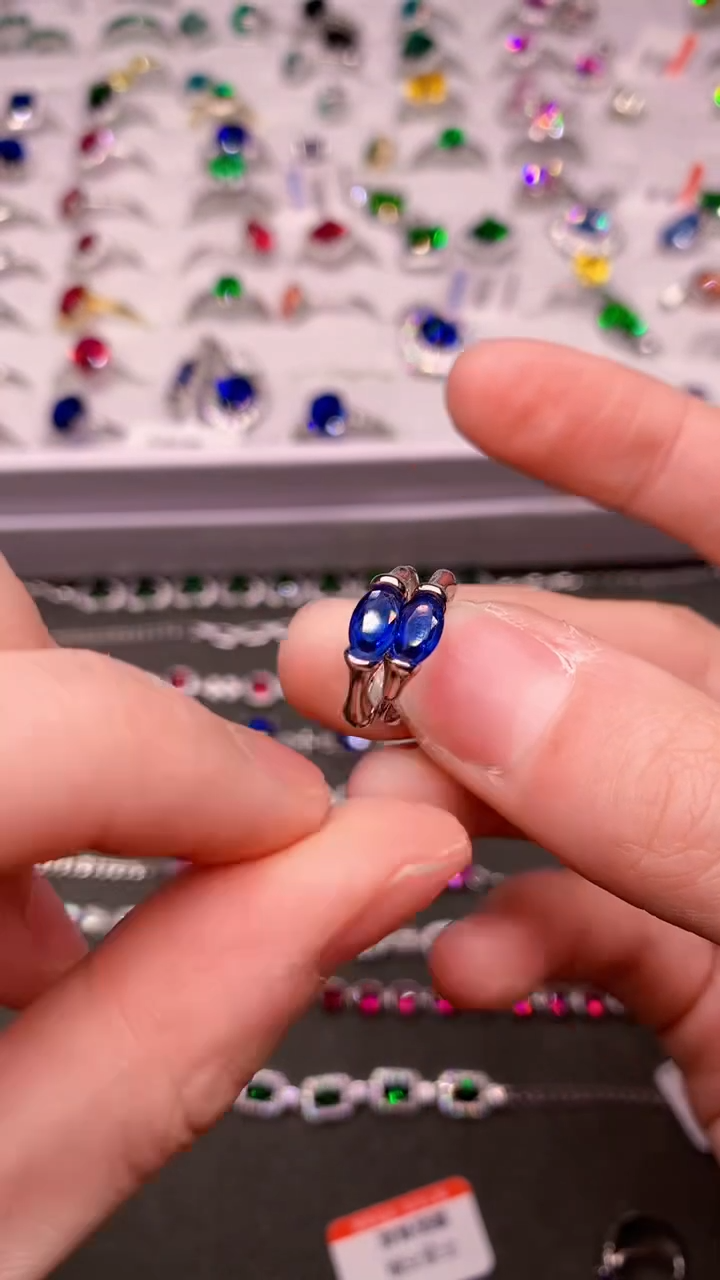 【闪购商品】蓝宝石耳饰银S925镶嵌.......