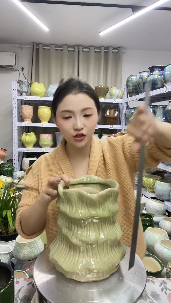 【12.4号】  花盆  高 ：22    口：14