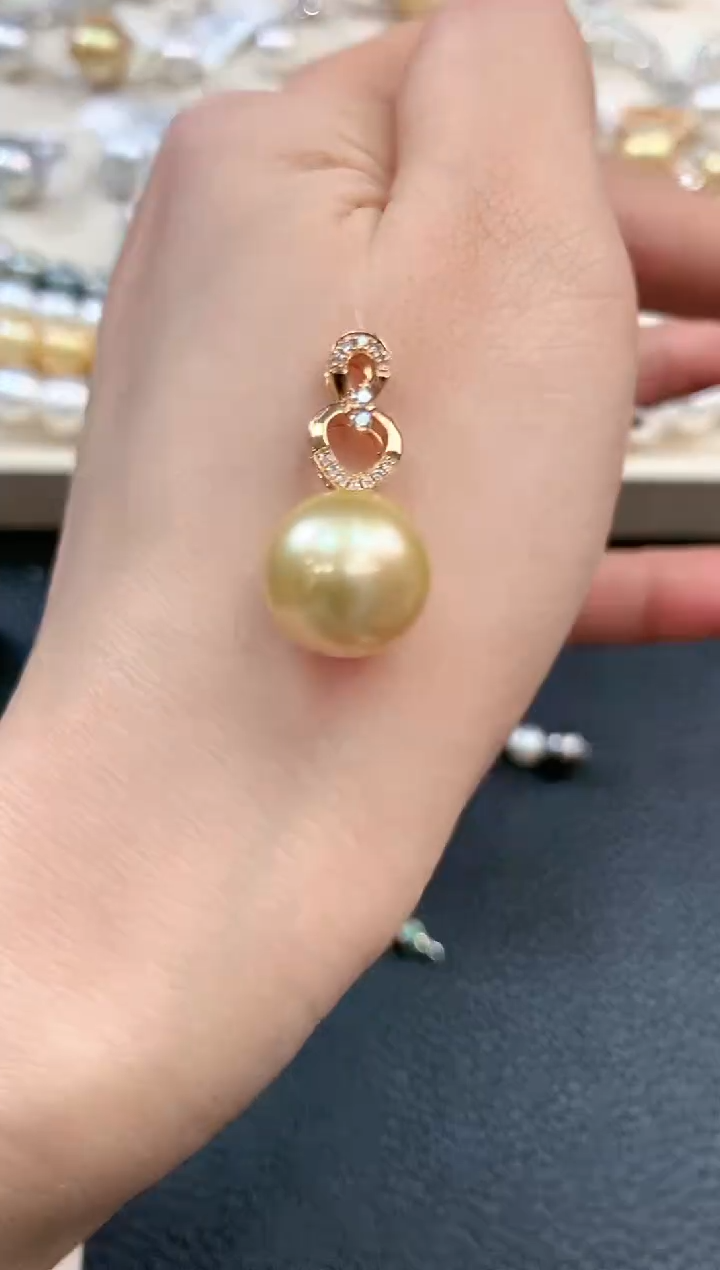【闪购商品】海水珍珠吊坠18K金镶嵌m60
