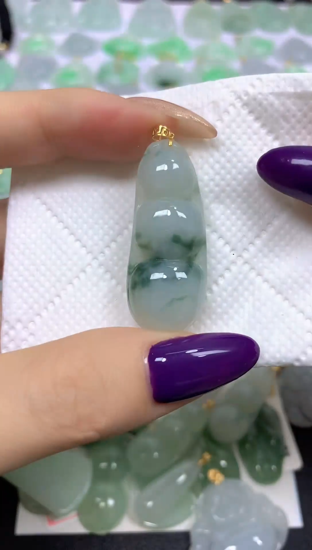 颈饰18K金镶嵌翡翠 