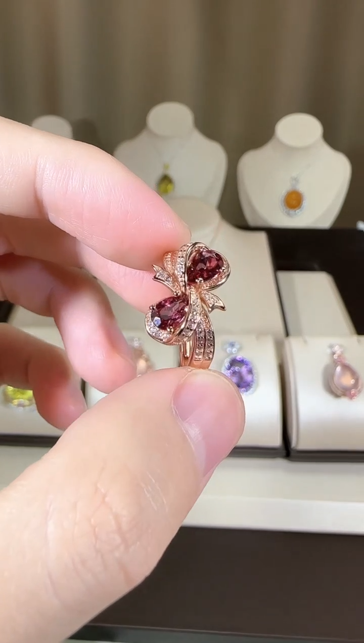 【闪购商品】石榴石戒指银S925镶嵌4*6mm设计款