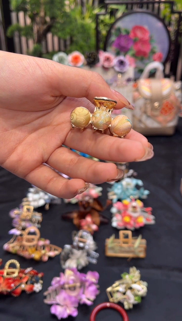 织绣Z***✨非遗苏绣手工饰品