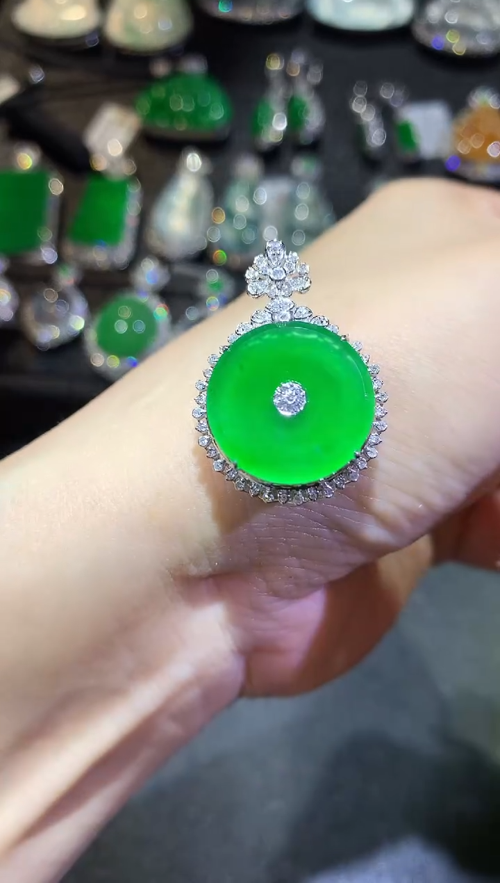 【闪购商品】翡翠吊坠(不含链)18K金镶嵌62-圆牌