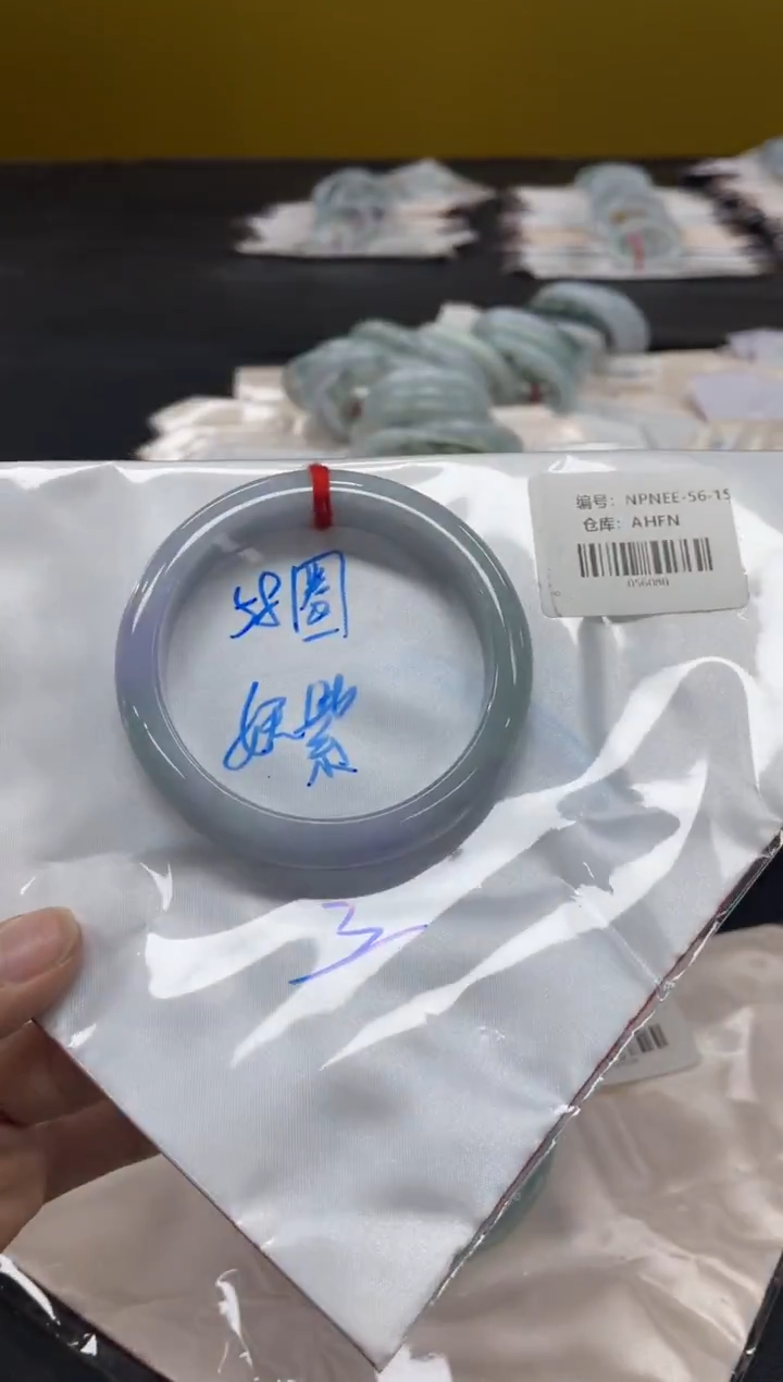 未镶嵌手镯翡翠翡翠手镯