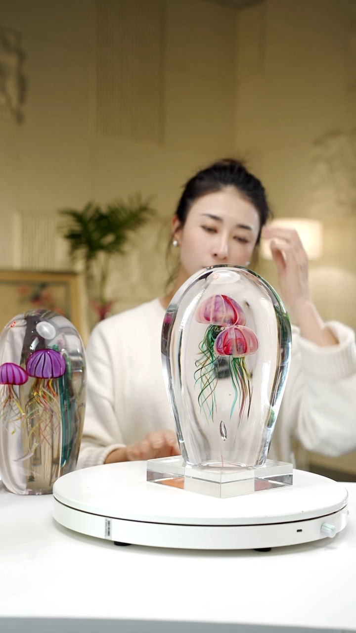 手工艺品琉璃?**?金红色水母摆件20号带14*14底座