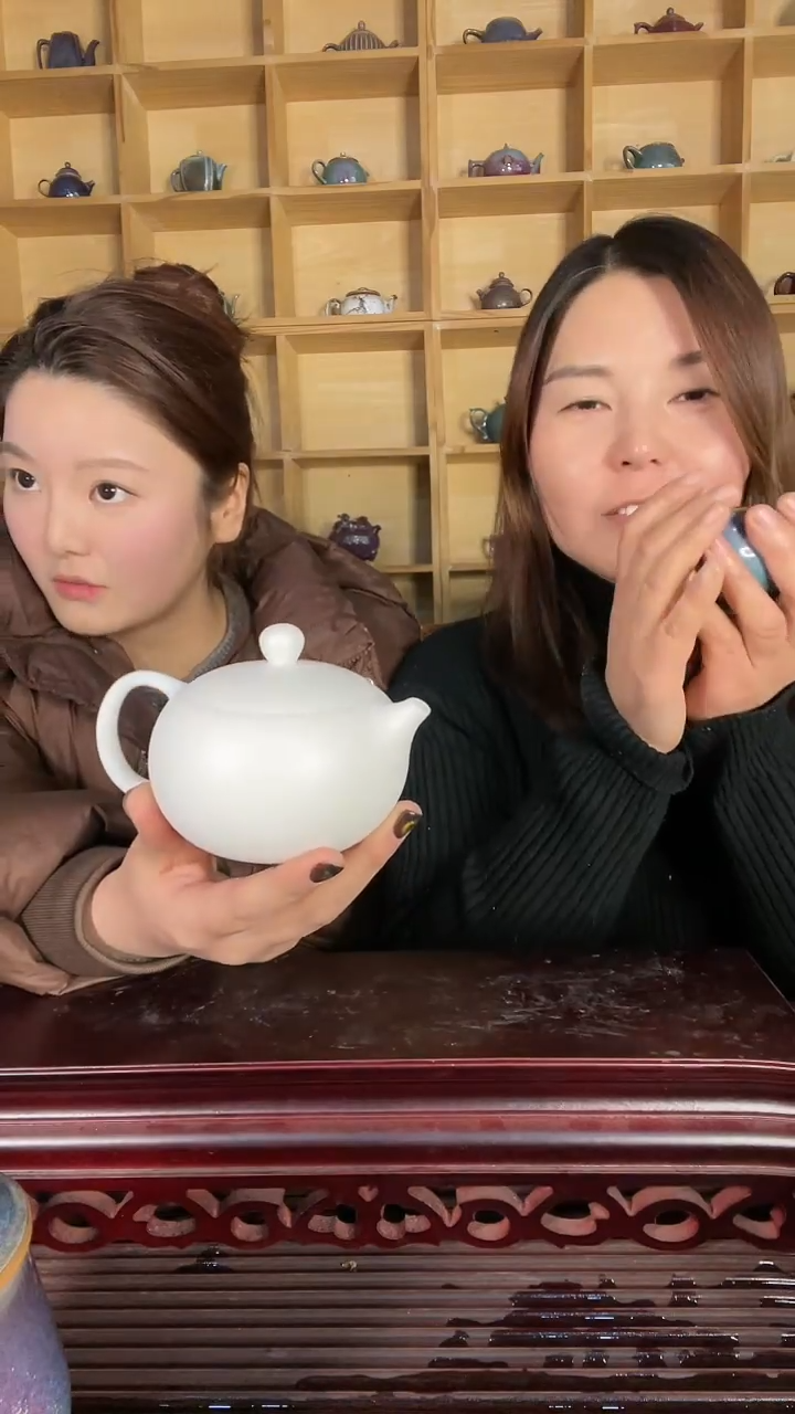 【闪购商品】摆件羊脂玉西施壶 土魂钧瓷