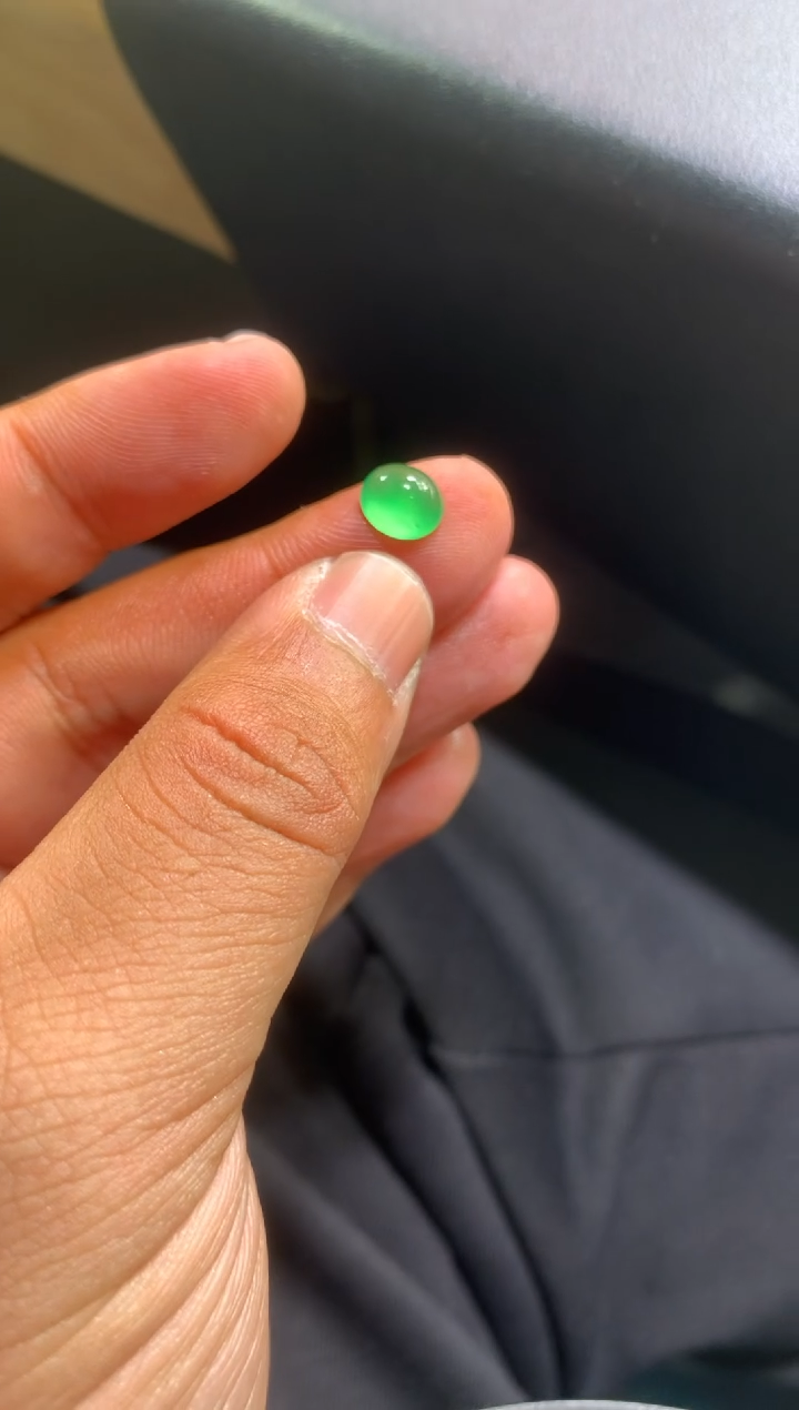 【闪购商品】翡翠颈饰未镶嵌蛋面