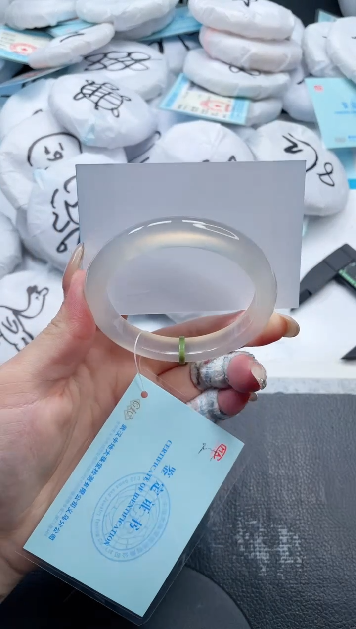 石英质玉手镯未镶嵌28V209-58