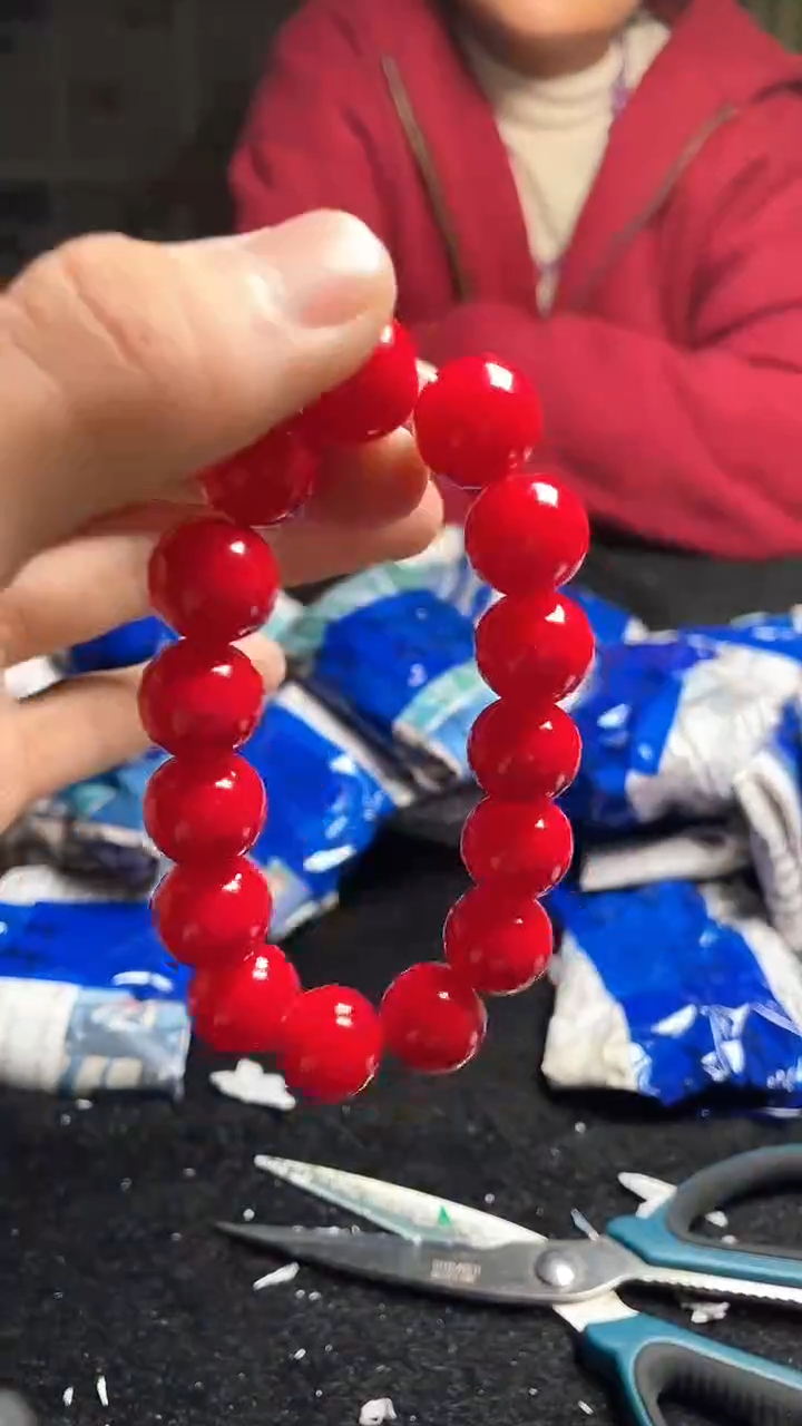 猛子收货满红手串