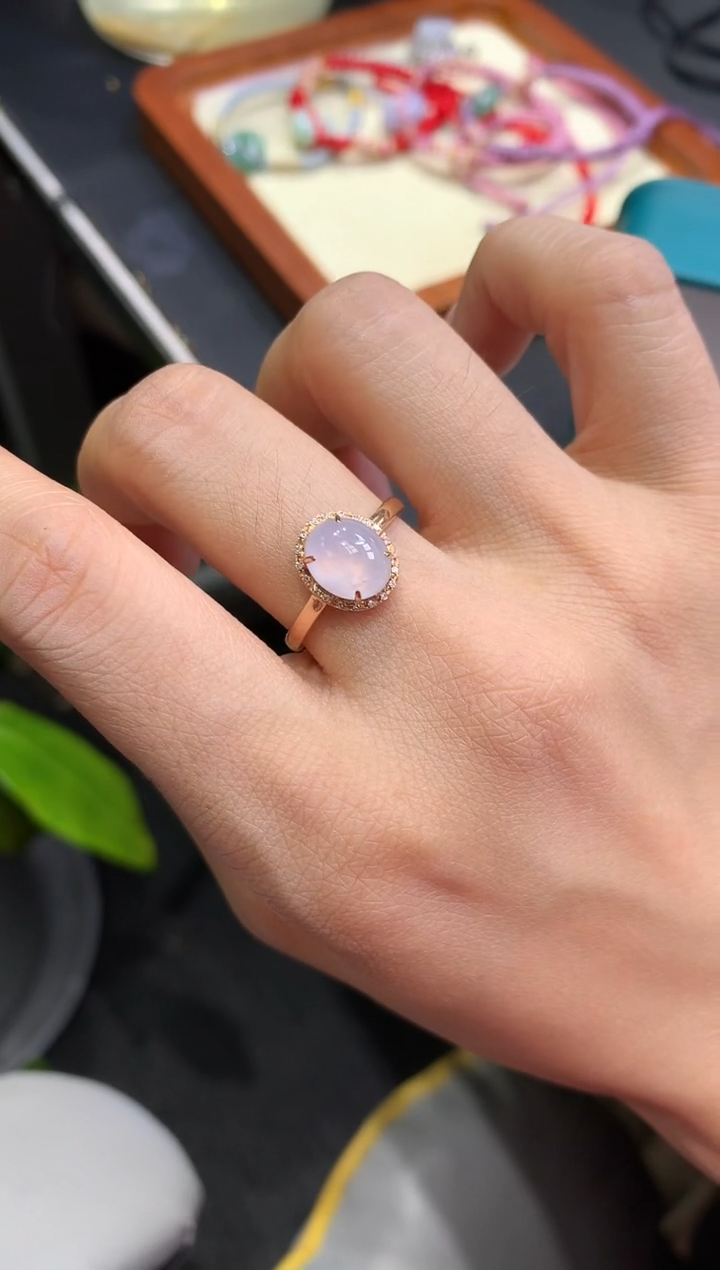 18K金镶嵌挂件翡翠戒指