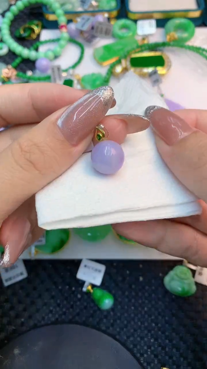 颈饰18K金镶嵌翡翠1