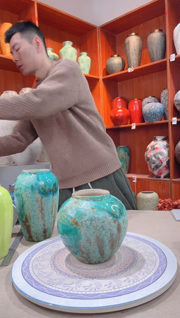 【闪购商品】瓶草原绿小号 陶瓷花瓶无花