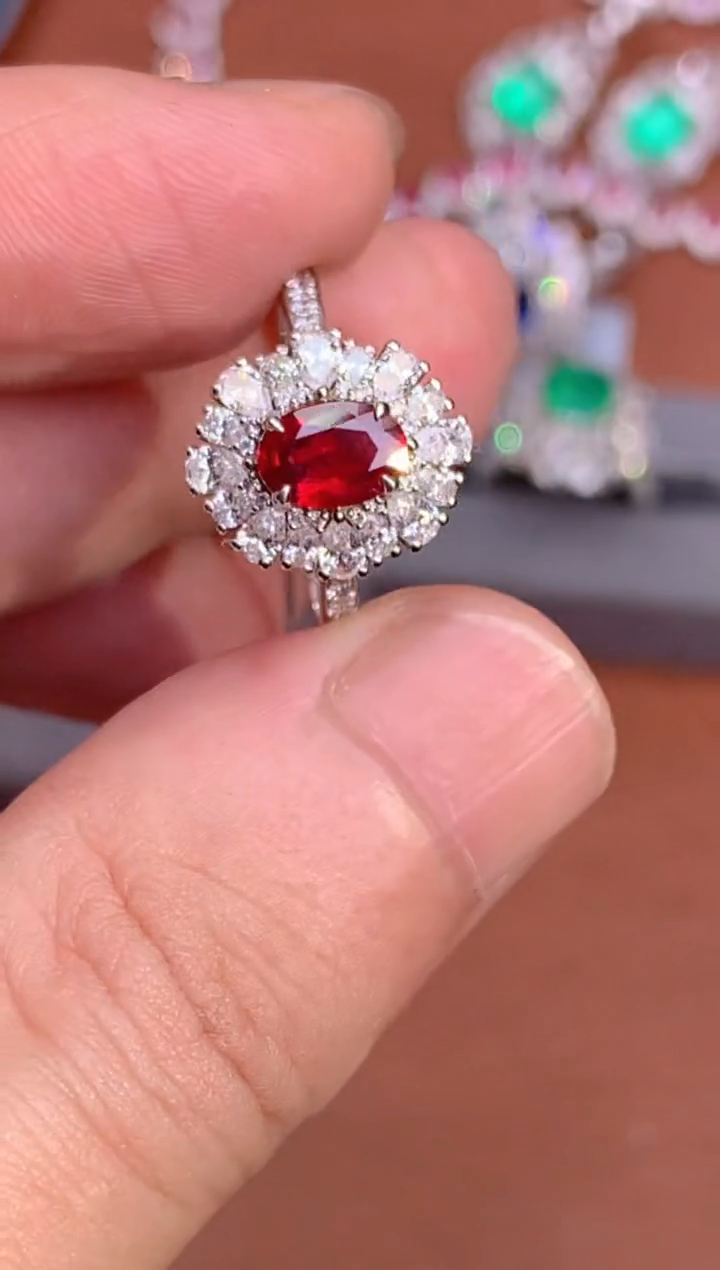 【闪购商品】红宝石戒指18K金镶嵌1.02CT  无烧鸽血红