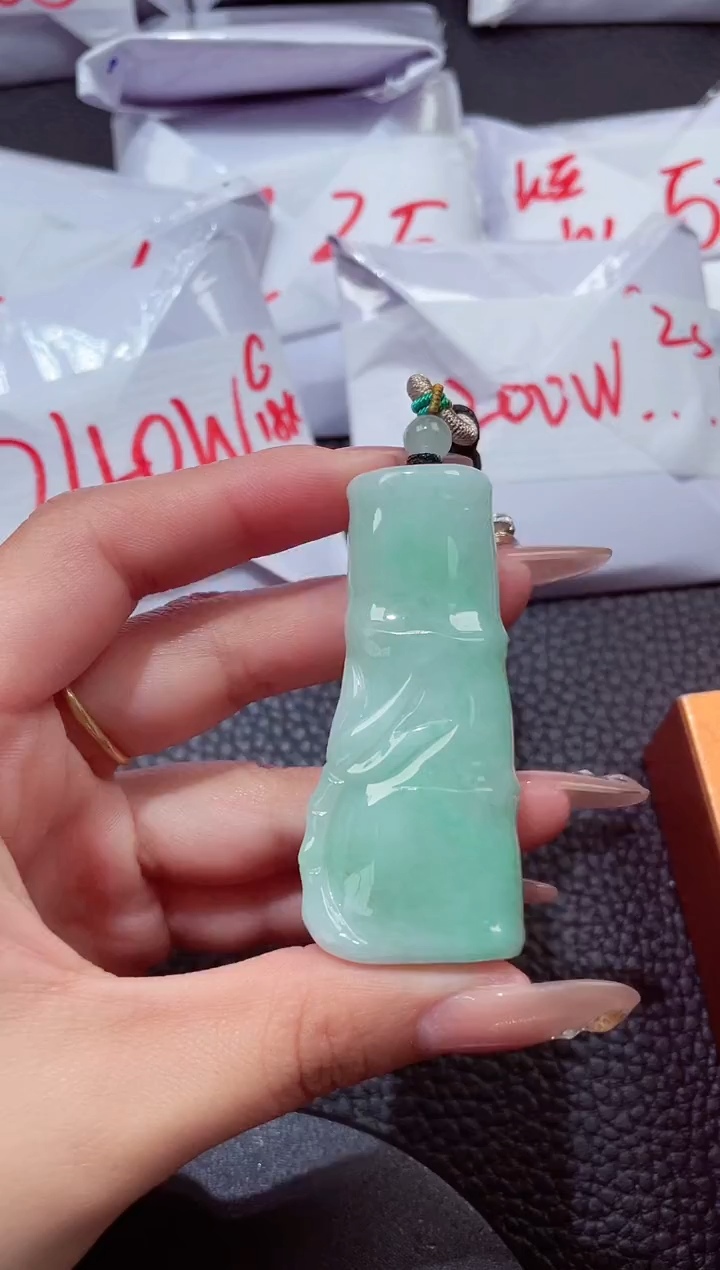 颈饰未镶嵌翡翠00000185