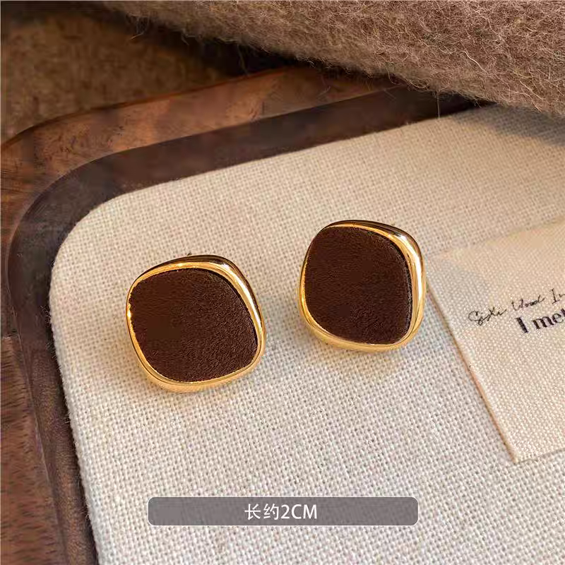 铜合金皮质耳饰 复古棕色丝绒方形耳钉女美拉德气质秋冬轻奢高级