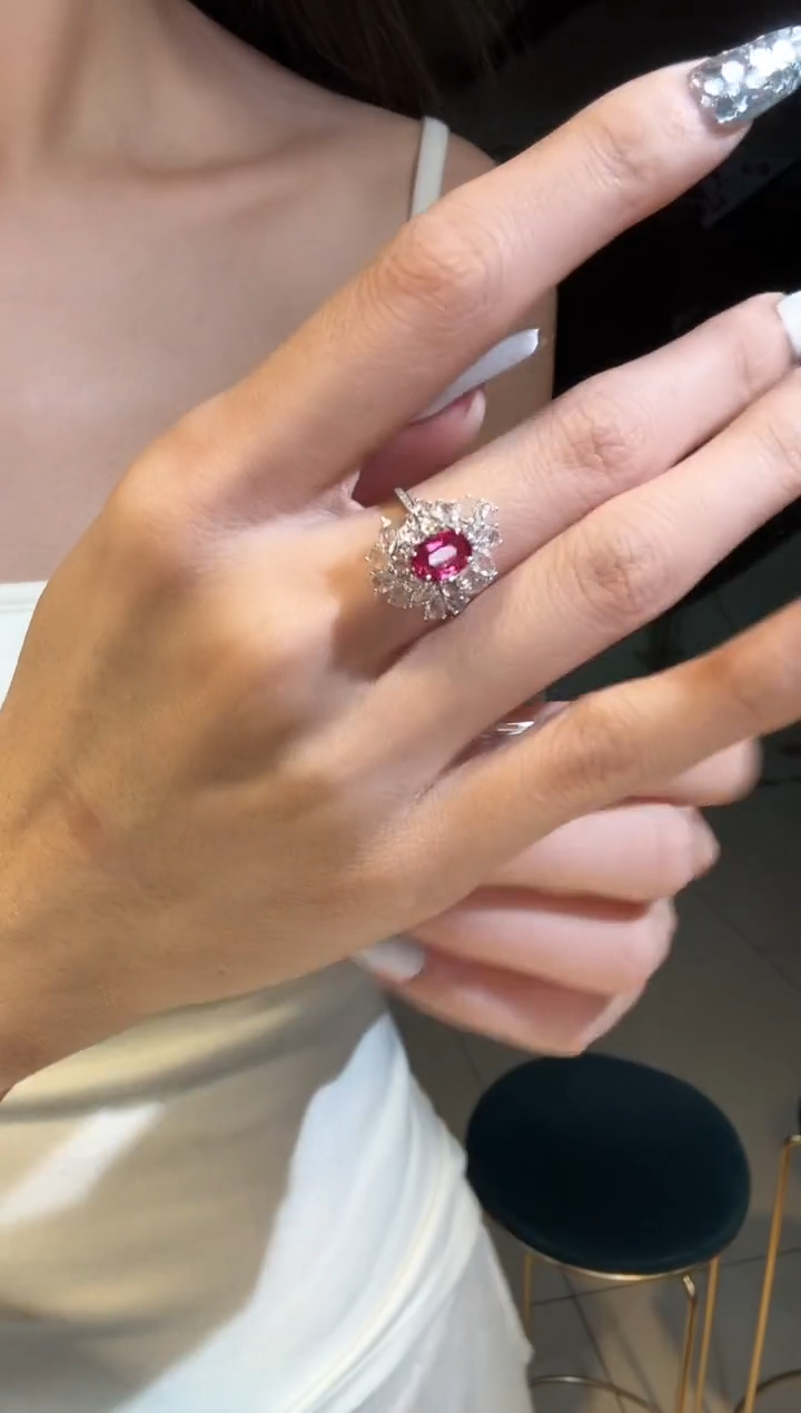 18K金镶嵌戒指红宝石1.10ct
