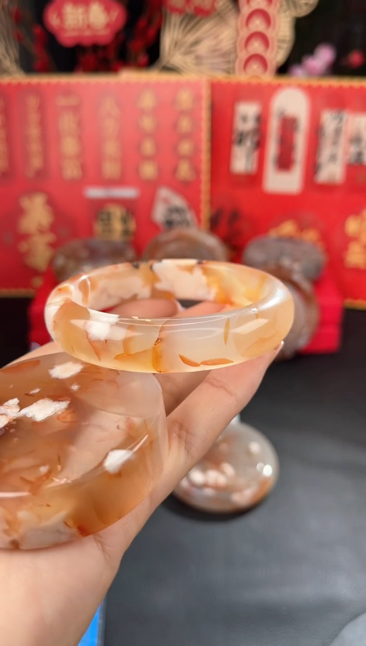 【闪购商品】石英质玉手镯未镶嵌58