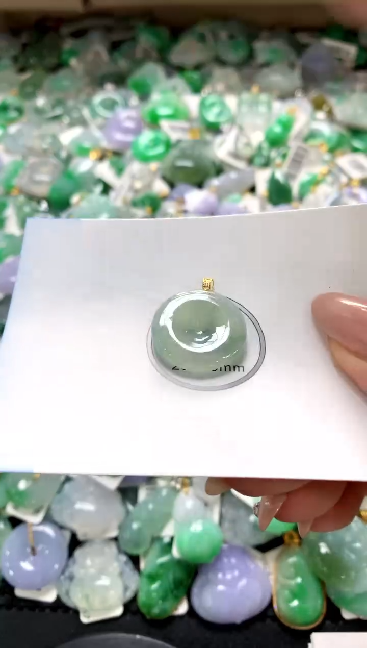 颈饰18K金镶嵌翡翠1111111111111111