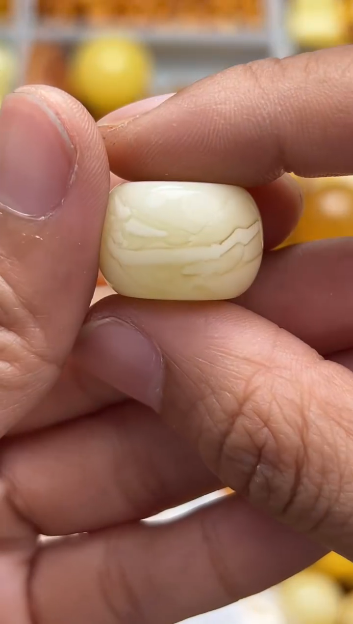 裸石蜜蜡未镶嵌天然蜜蜡微瑕珠子 假一赔万