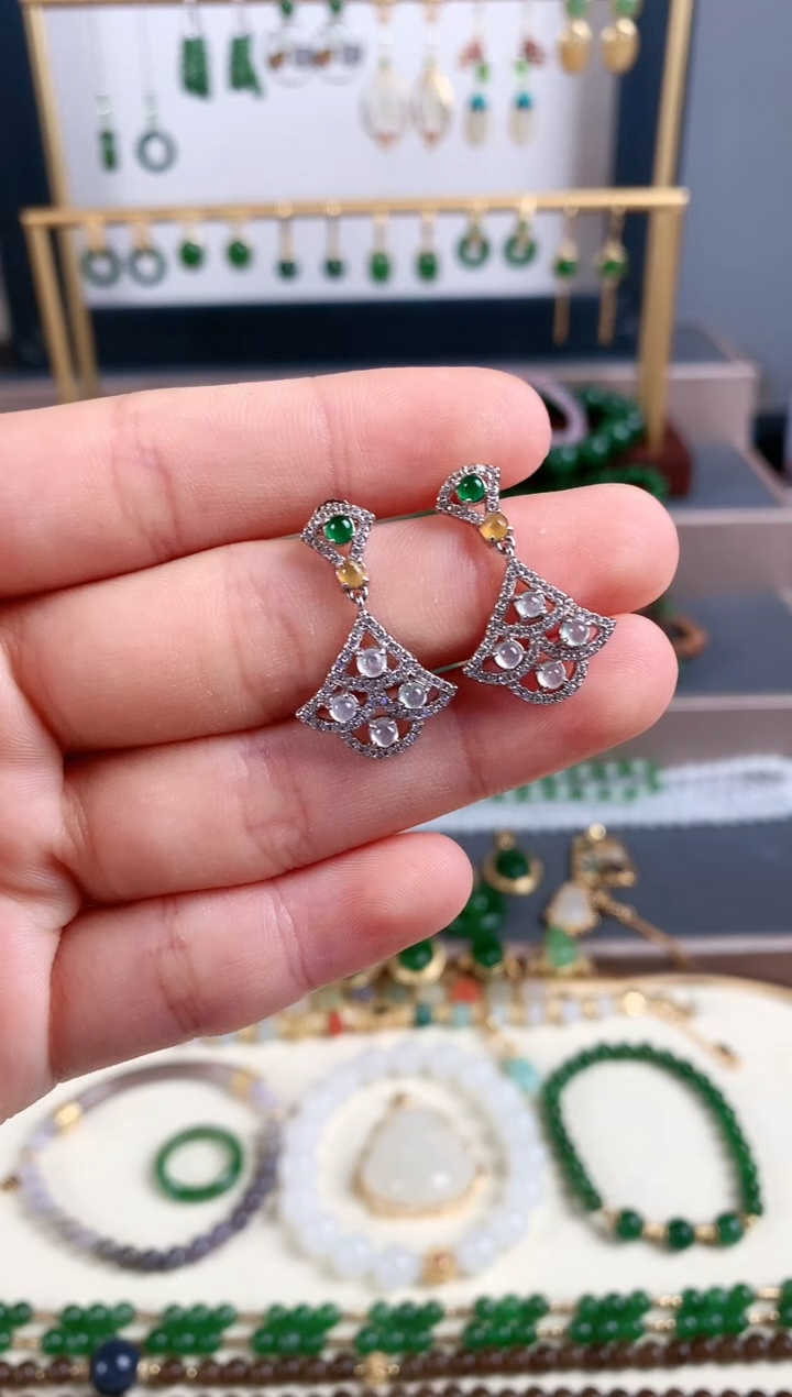 未镶嵌翡翠耳饰1