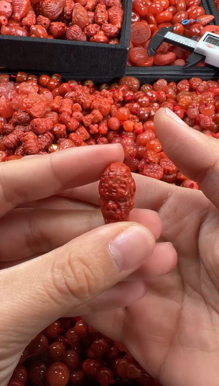 【闪购商品】南红玛瑙颈饰未镶嵌1